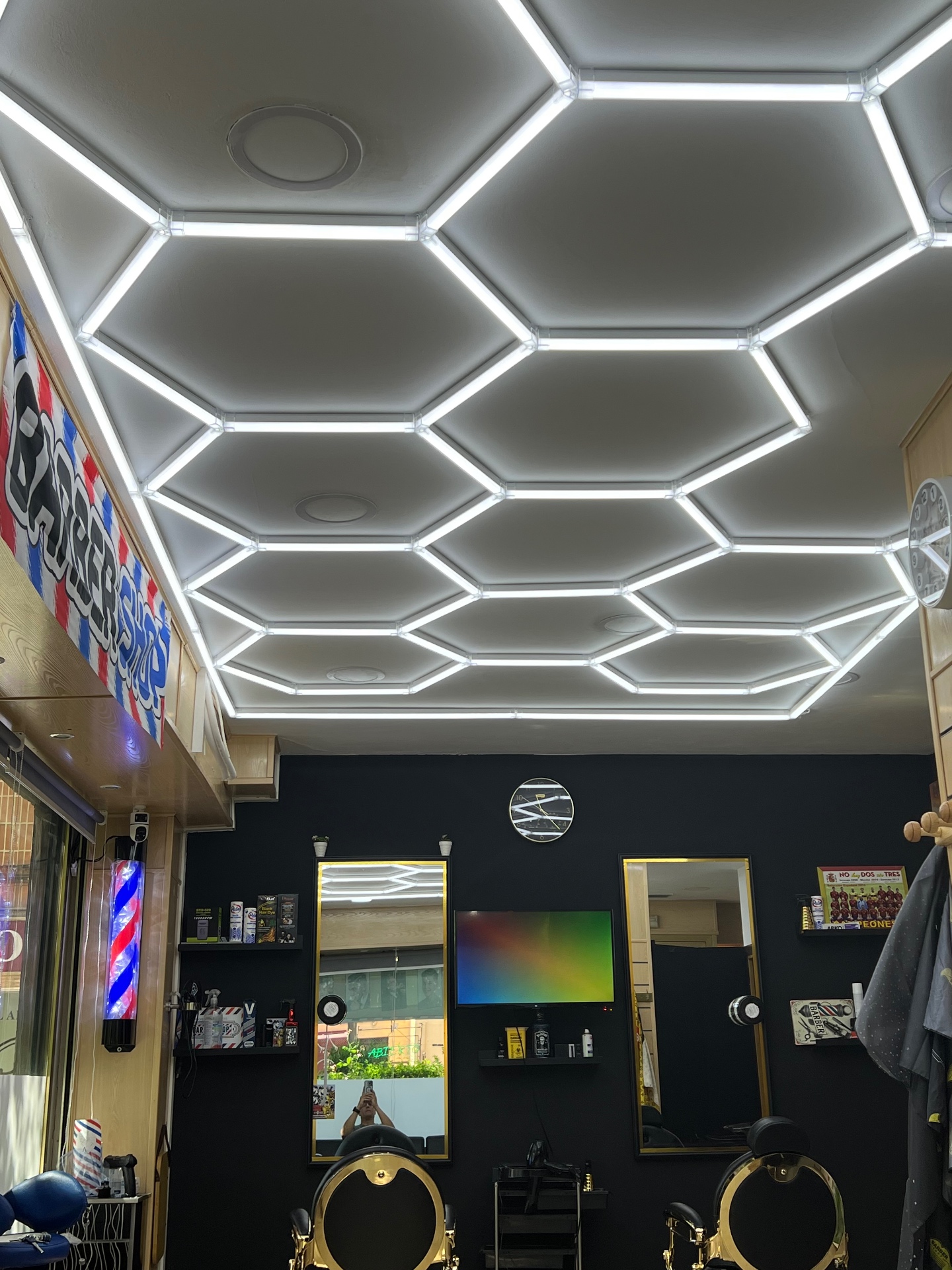 Techo hexagonal iluminado